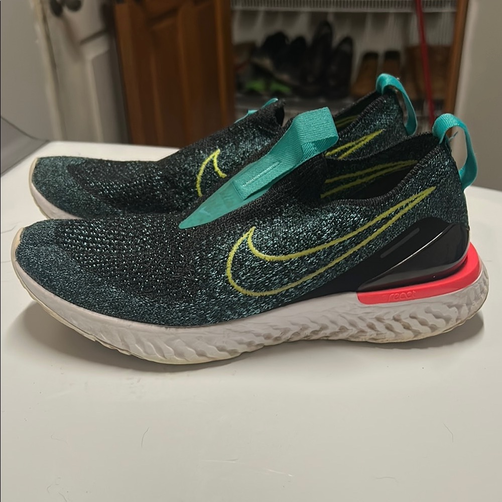 Nike Black and Green Running Shoes